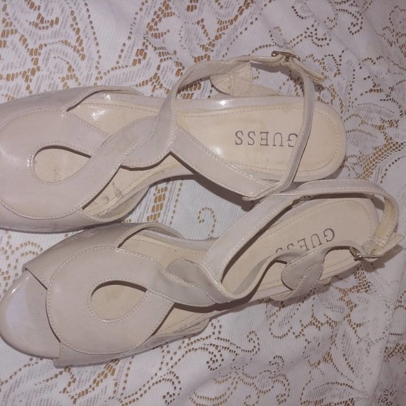 Guess WGPreslie Peep Toe Cork Wedge Sandals Sz. 8.5 - Picture 3 of 6